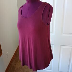 Old Navy Luxe Scoop-Neck Tank Top M Wine Stain dark burgundy EUC rounded hem